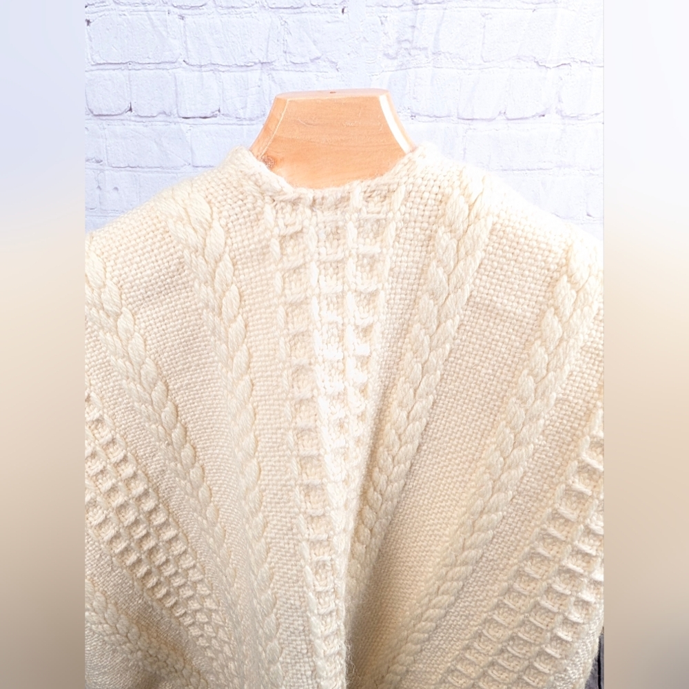 VINTAGE Wool Shawl Made In Ireland NWT 58x36 - Picture 3 of 11